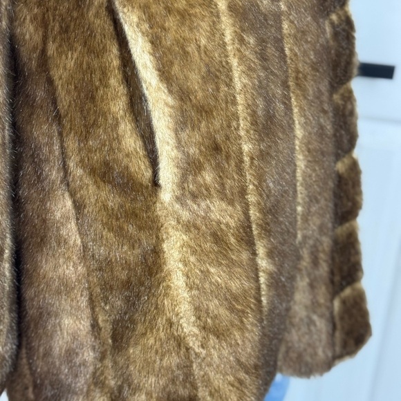 Pamela Mccoy faux fur size Small women's dark brown color coat - Picture 9 of 15